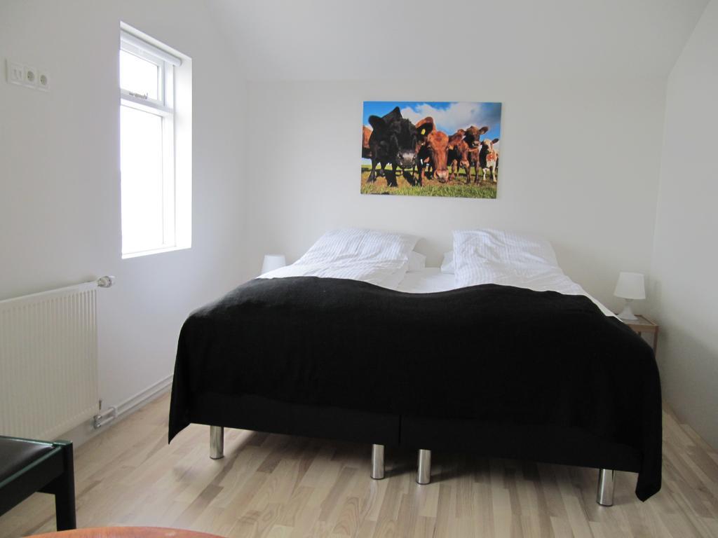 Grand-Inn Bar And Bed Saudarkrokur Quarto foto